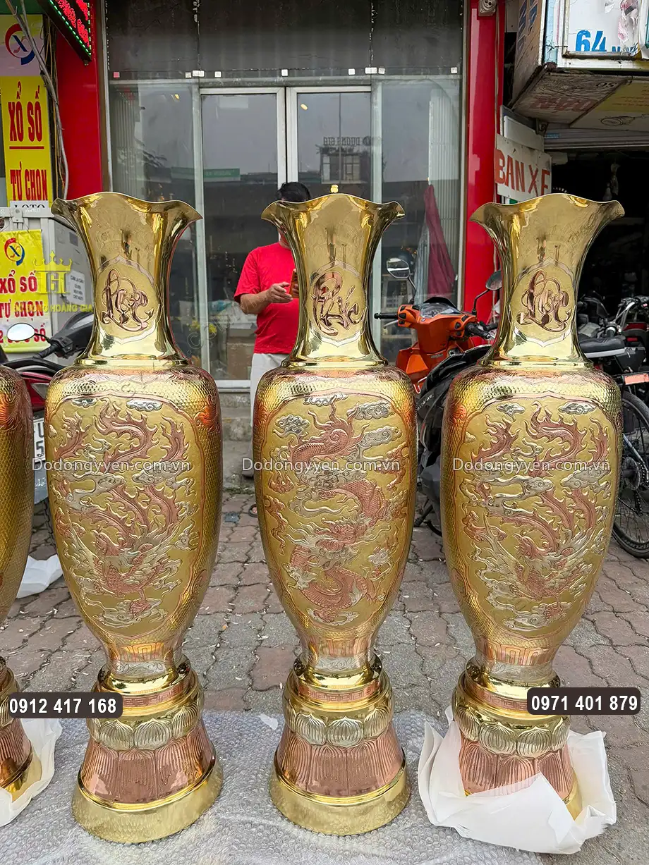 Vật phẩm được đ&uacute;c từ đồng v&agrave;ng vỏ đạn